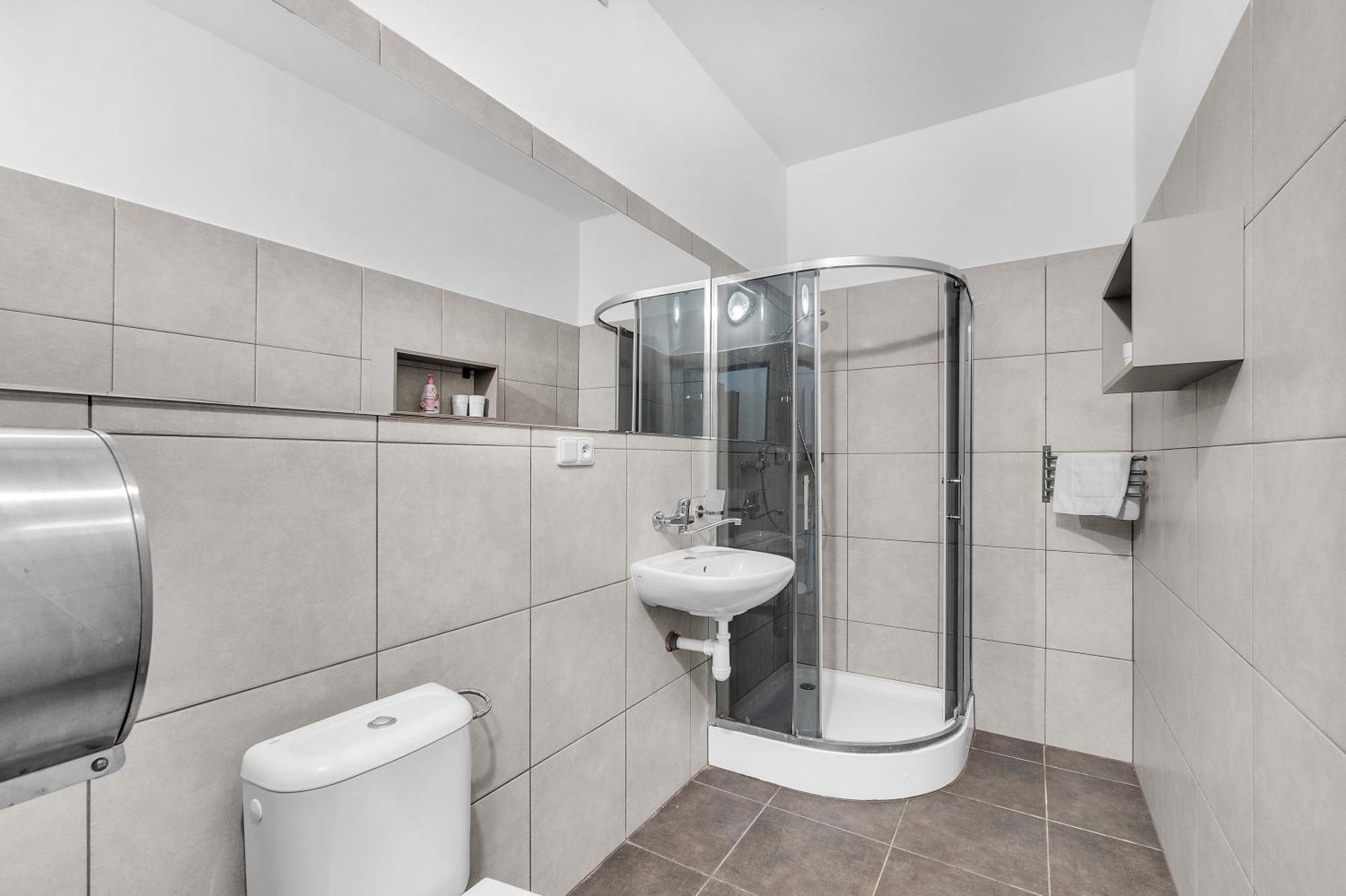 Apartmany A Ubytovani Premyslova, ฮราเดตสคราโลเว ภายนอก รูปภาพ