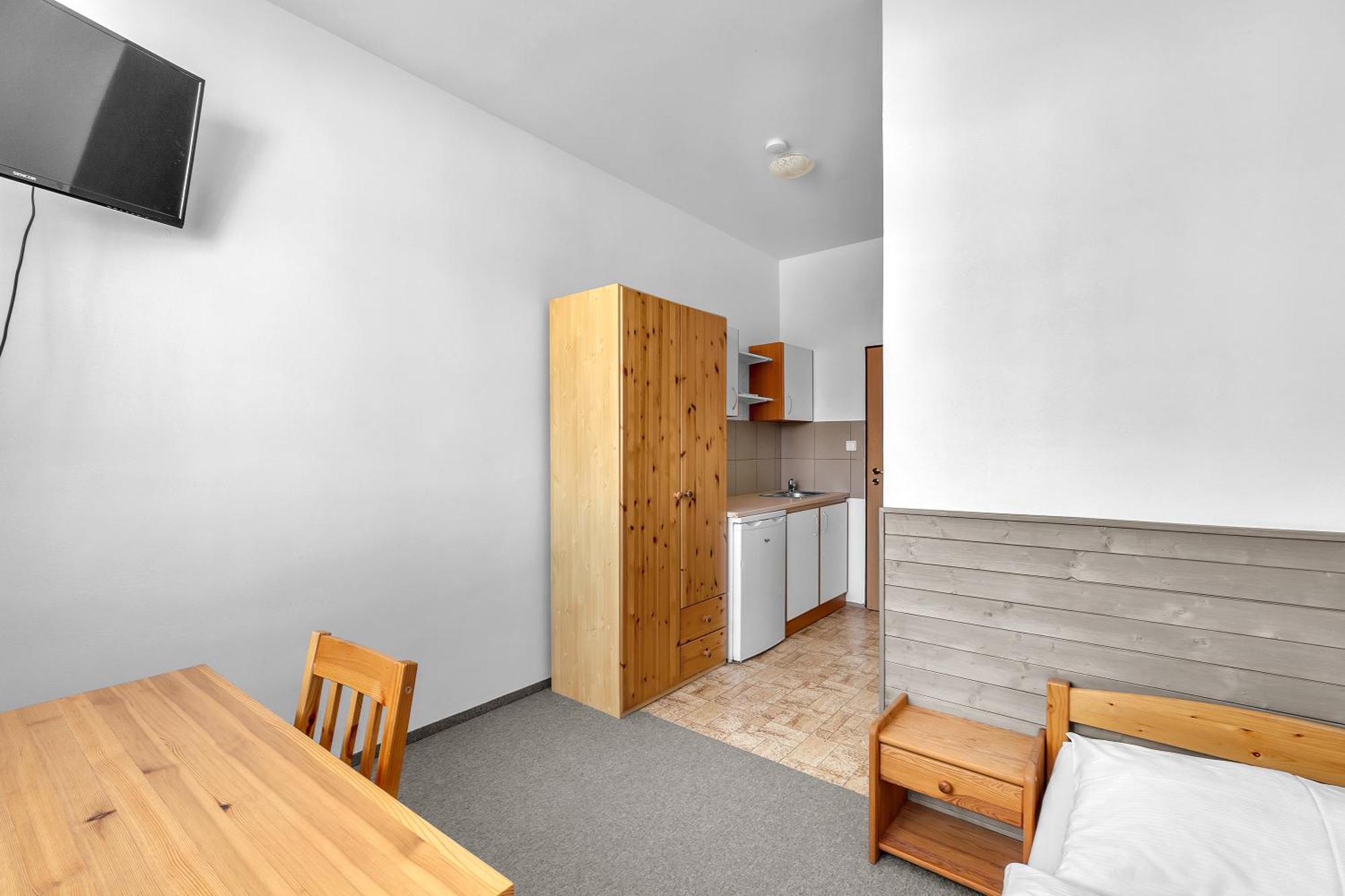 Apartmany A Ubytovani Premyslova, ฮราเดตสคราโลเว ภายนอก รูปภาพ