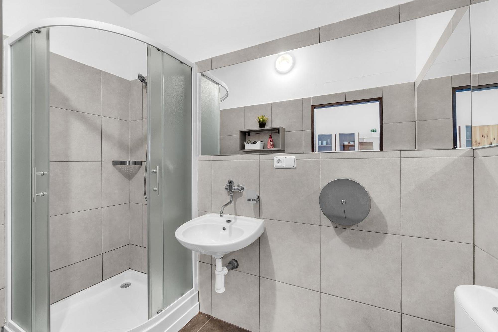 Apartmany A Ubytovani Premyslova, ฮราเดตสคราโลเว ภายนอก รูปภาพ