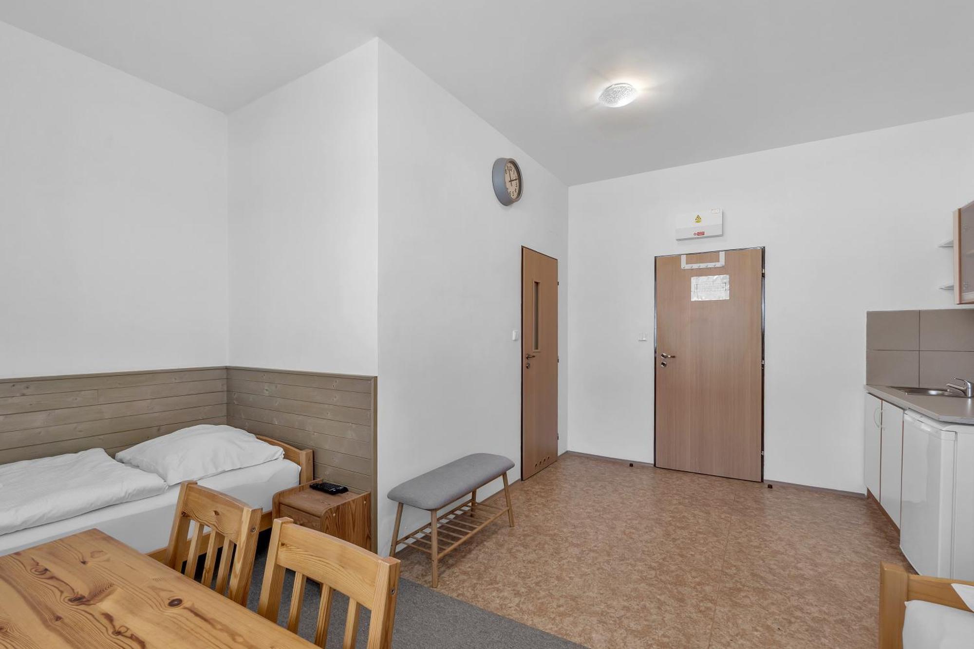 Apartmany A Ubytovani Premyslova, ฮราเดตสคราโลเว ภายนอก รูปภาพ