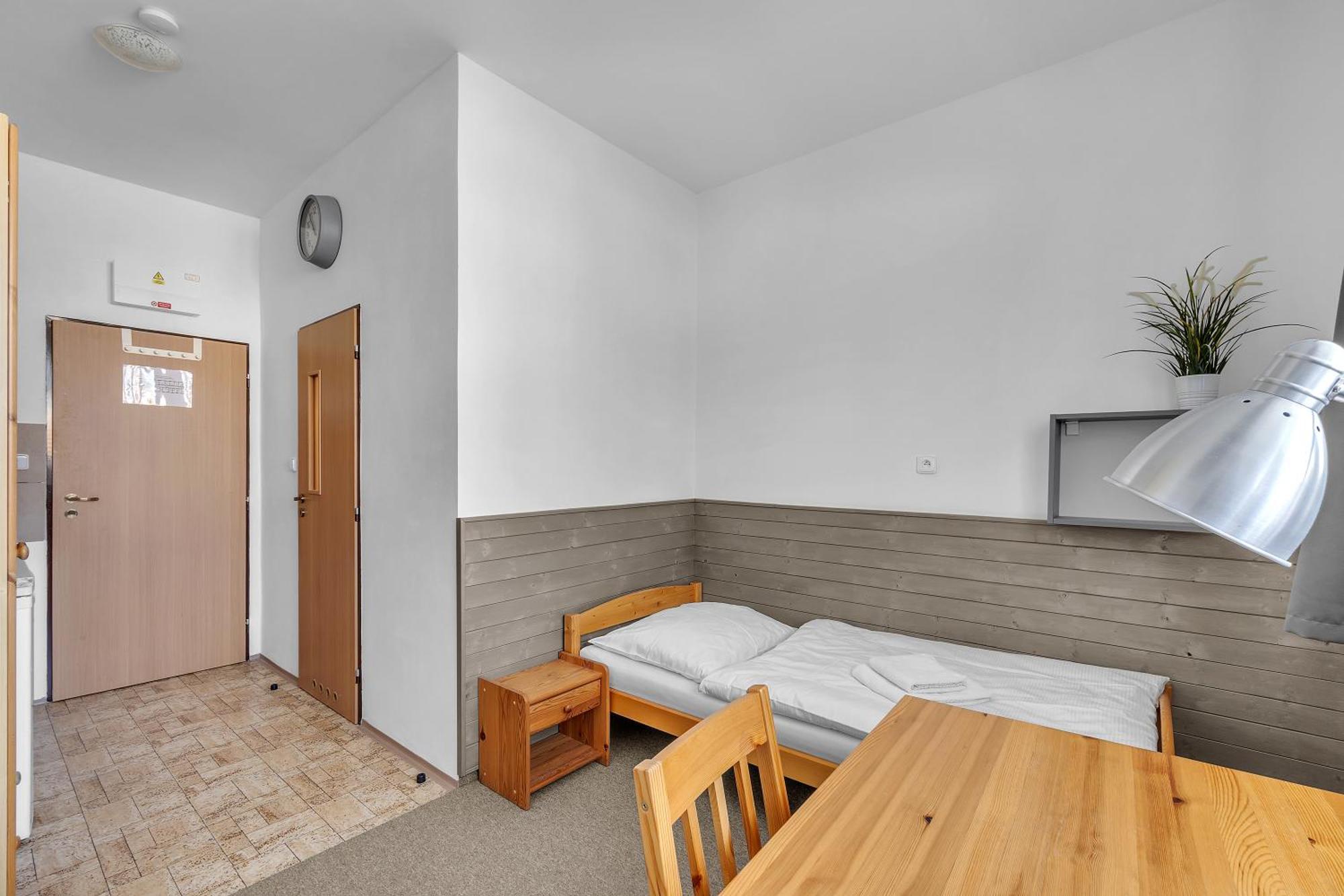 Apartmany A Ubytovani Premyslova, ฮราเดตสคราโลเว ภายนอก รูปภาพ
